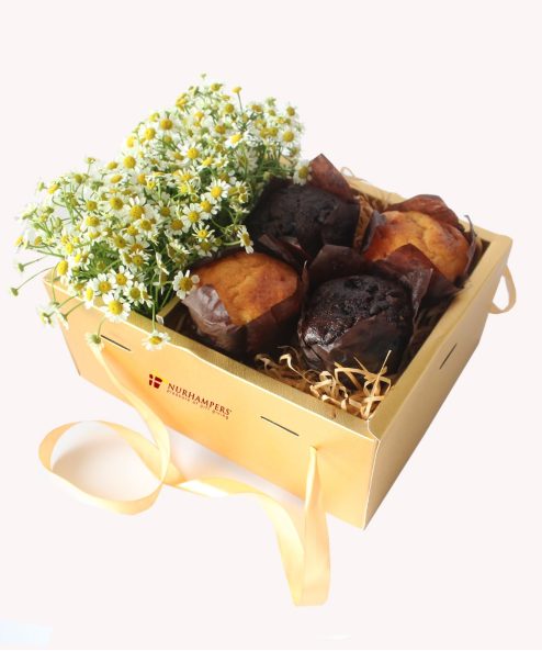 Sweet Desire Flower with Cake in Box - Image 2