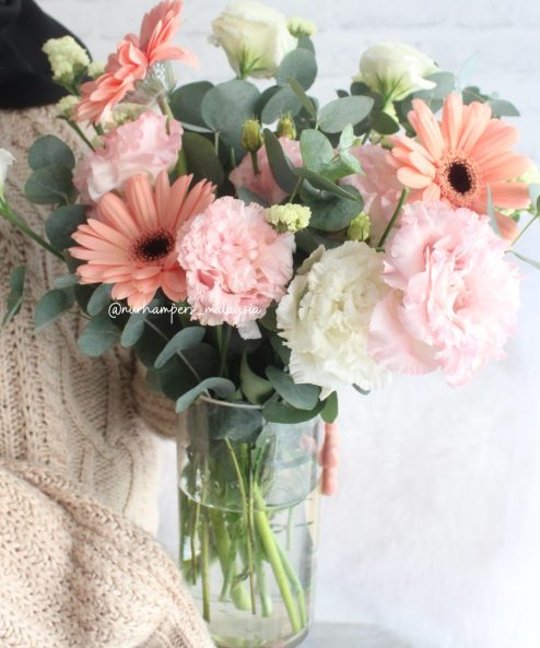 Blush Harmony Flower Vase - Image 2