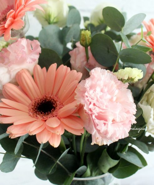 Blush Harmony Flower Vase - Image 3