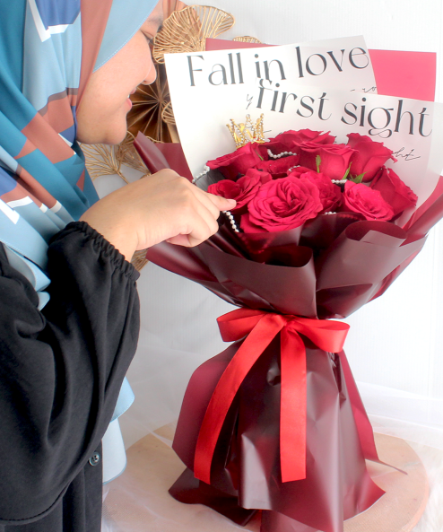Fall In Love Red Roses Bouquet - Image 2